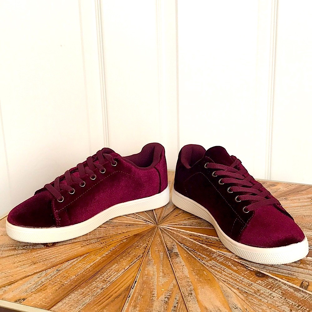 NIB Shoe Dazzle Burgundy Velvet Sneakers Size 7